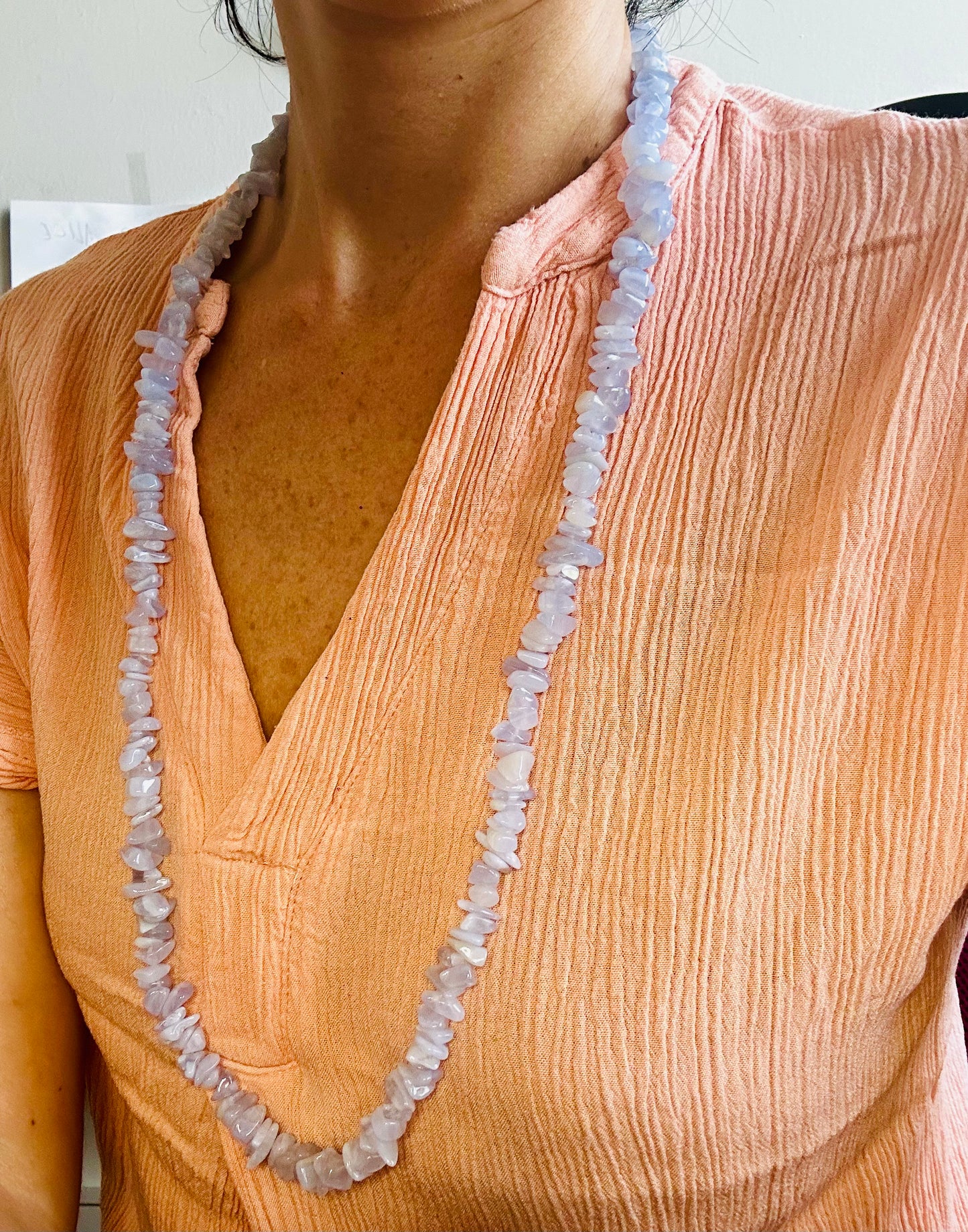 COLLANA CHIPS CALCEDONIO 35CM