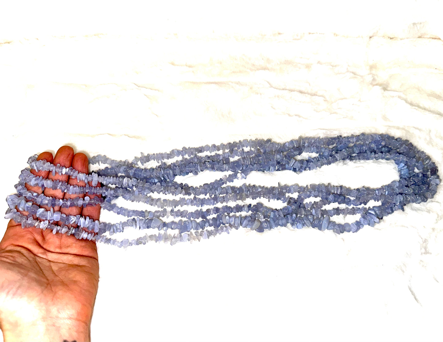 COLLANA CHIPS CALCEDONIO 35CM - Manucrystals