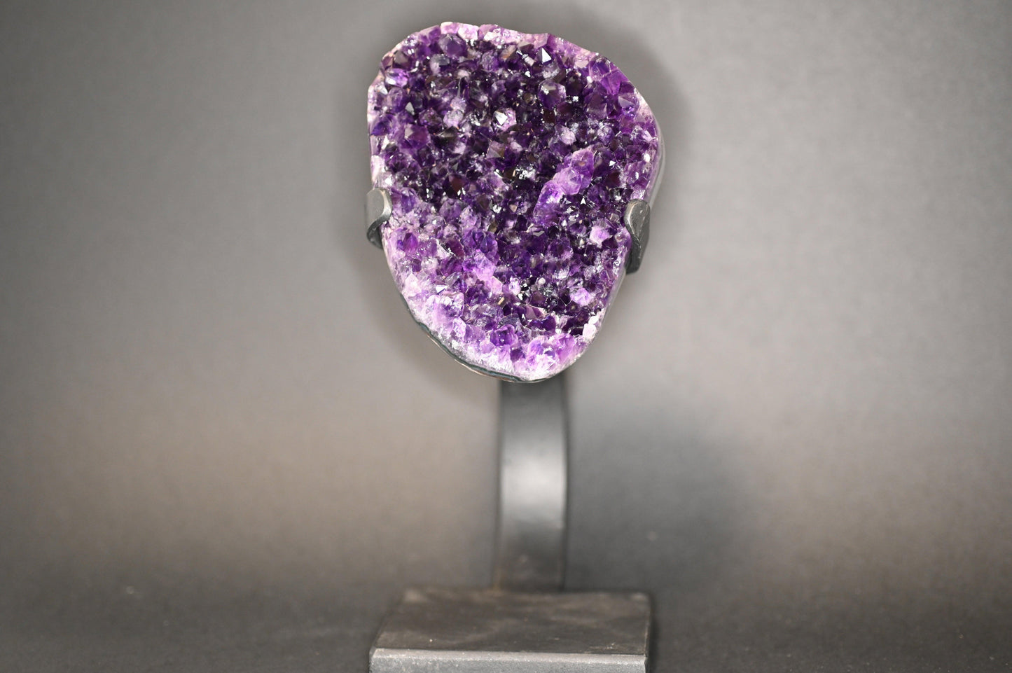DRUSA DI AMETISTA SU STAND - Manucrystals