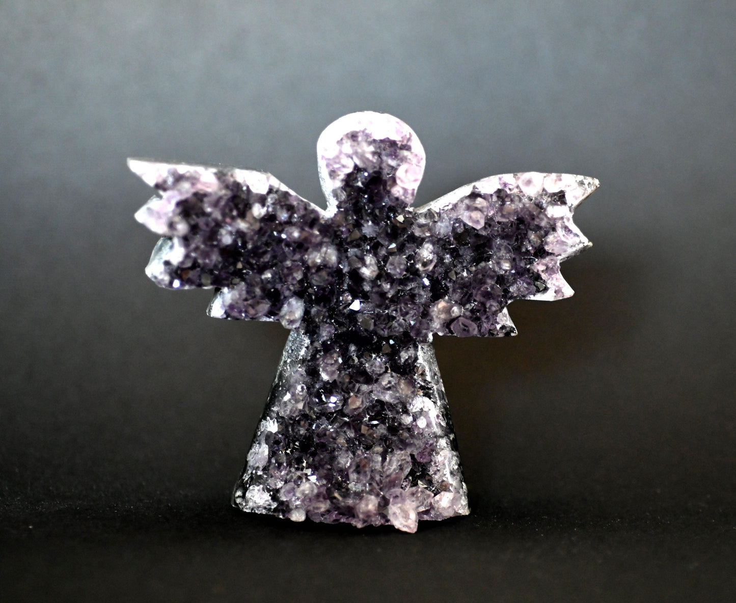ANGELO IN DRUSA DI AMETISTA 8 CM - Manucrystals