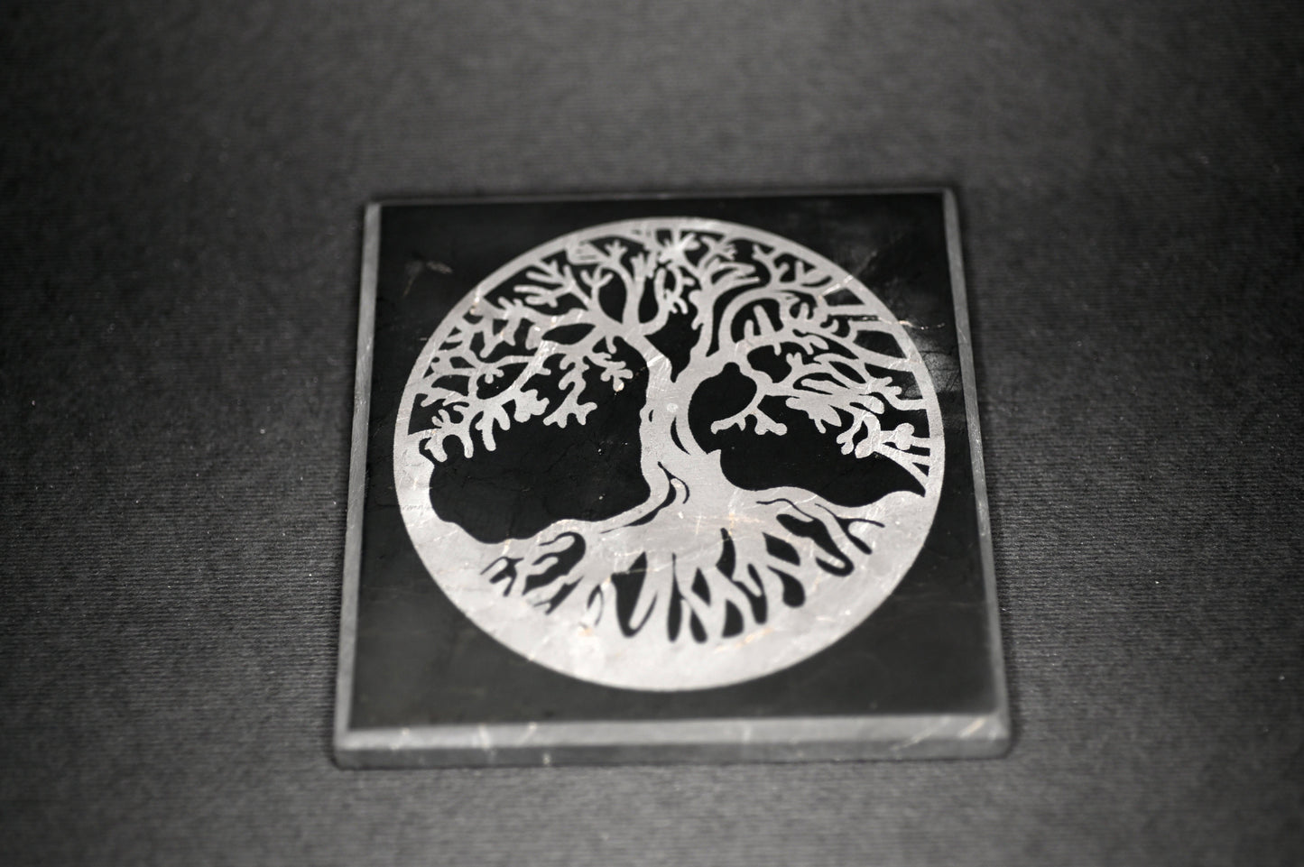 BASE IN SHUNGITE CON ALBERO DELLA VITA - Manucrystals