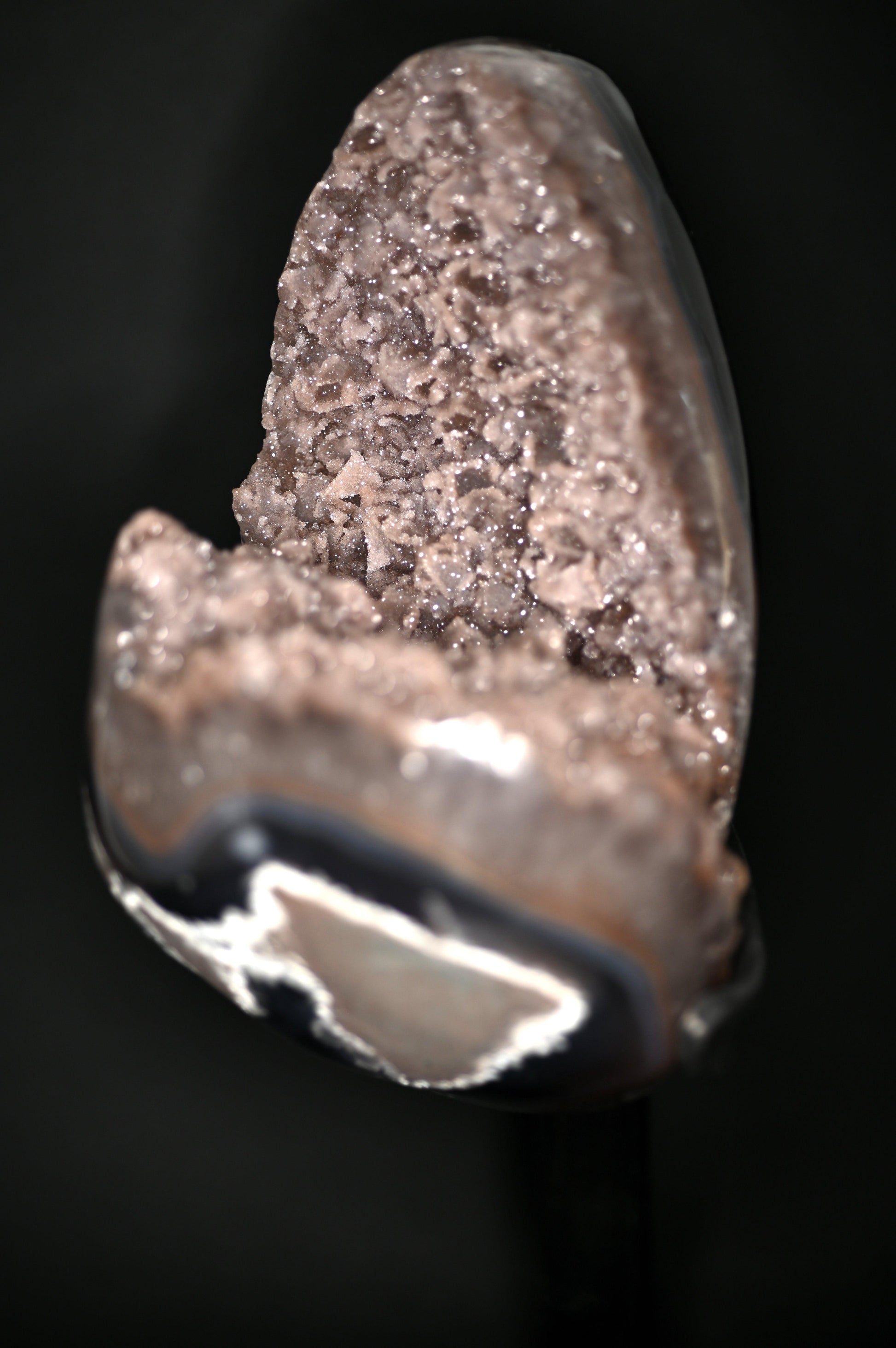 DRUSA DI AMETISTA STALATTITE ROSA SU STAND - Manucrystals