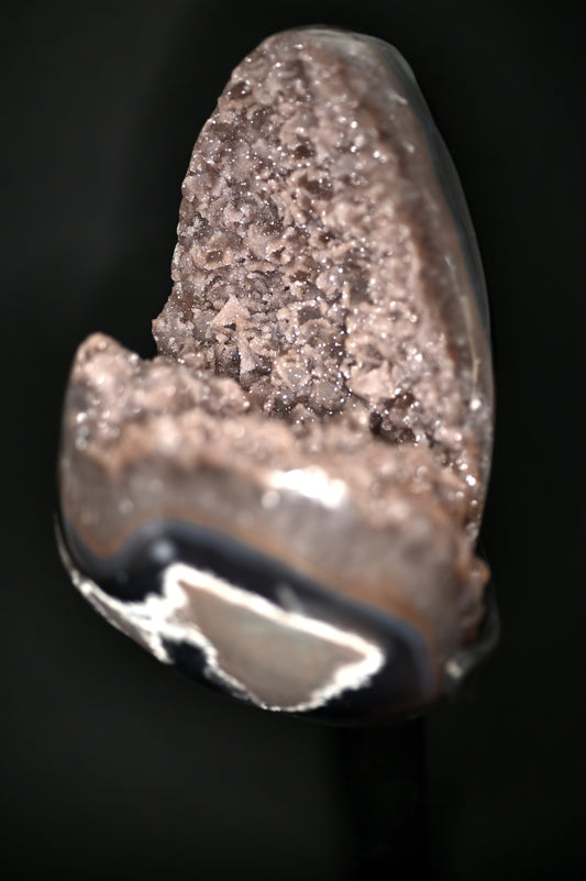 DRUSA DI AMETISTA STALATTITE ROSA SU STAND - Manucrystals