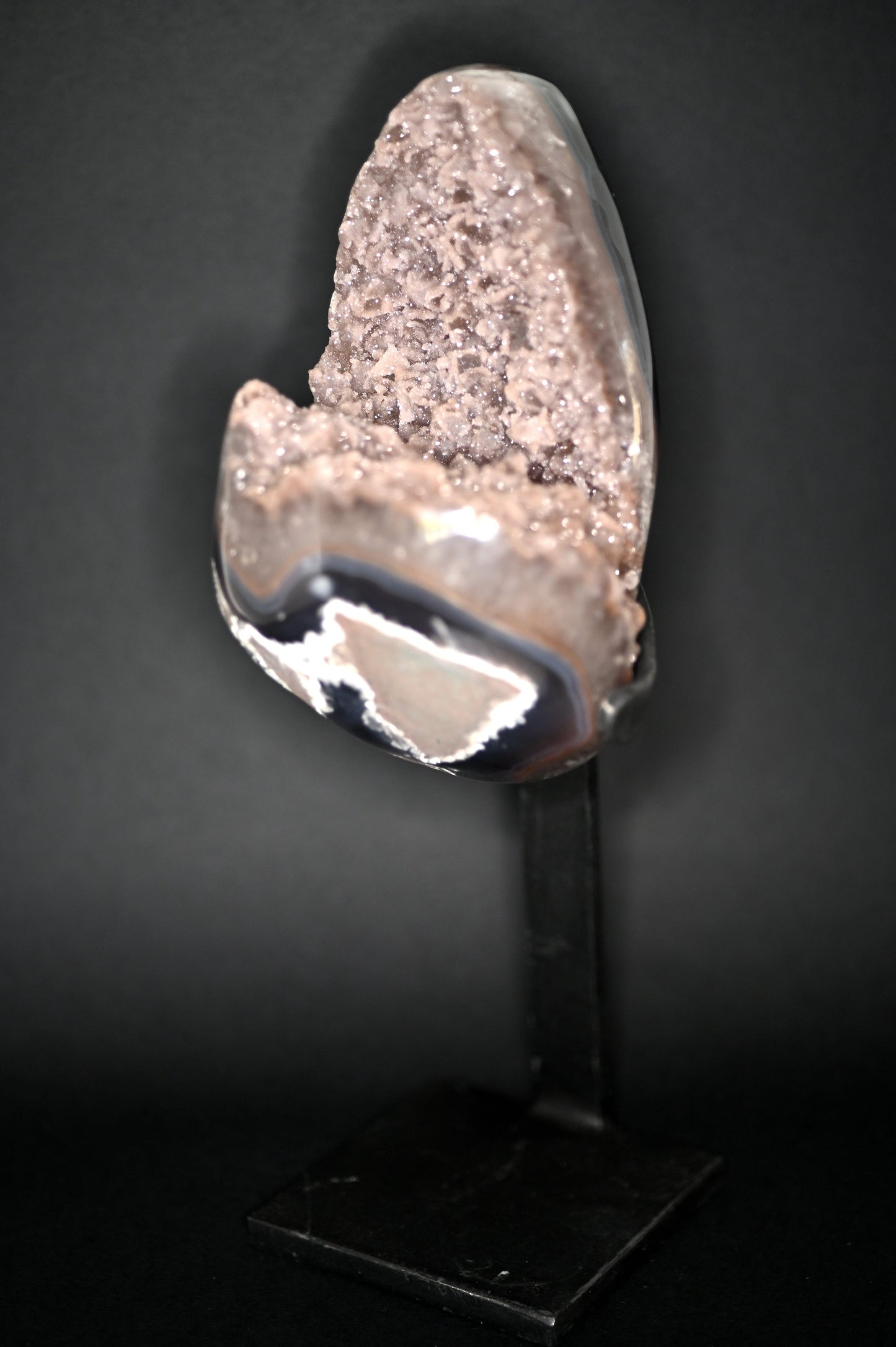 DRUSA DI AMETISTA STALATTITE ROSA SU STAND - Manucrystals