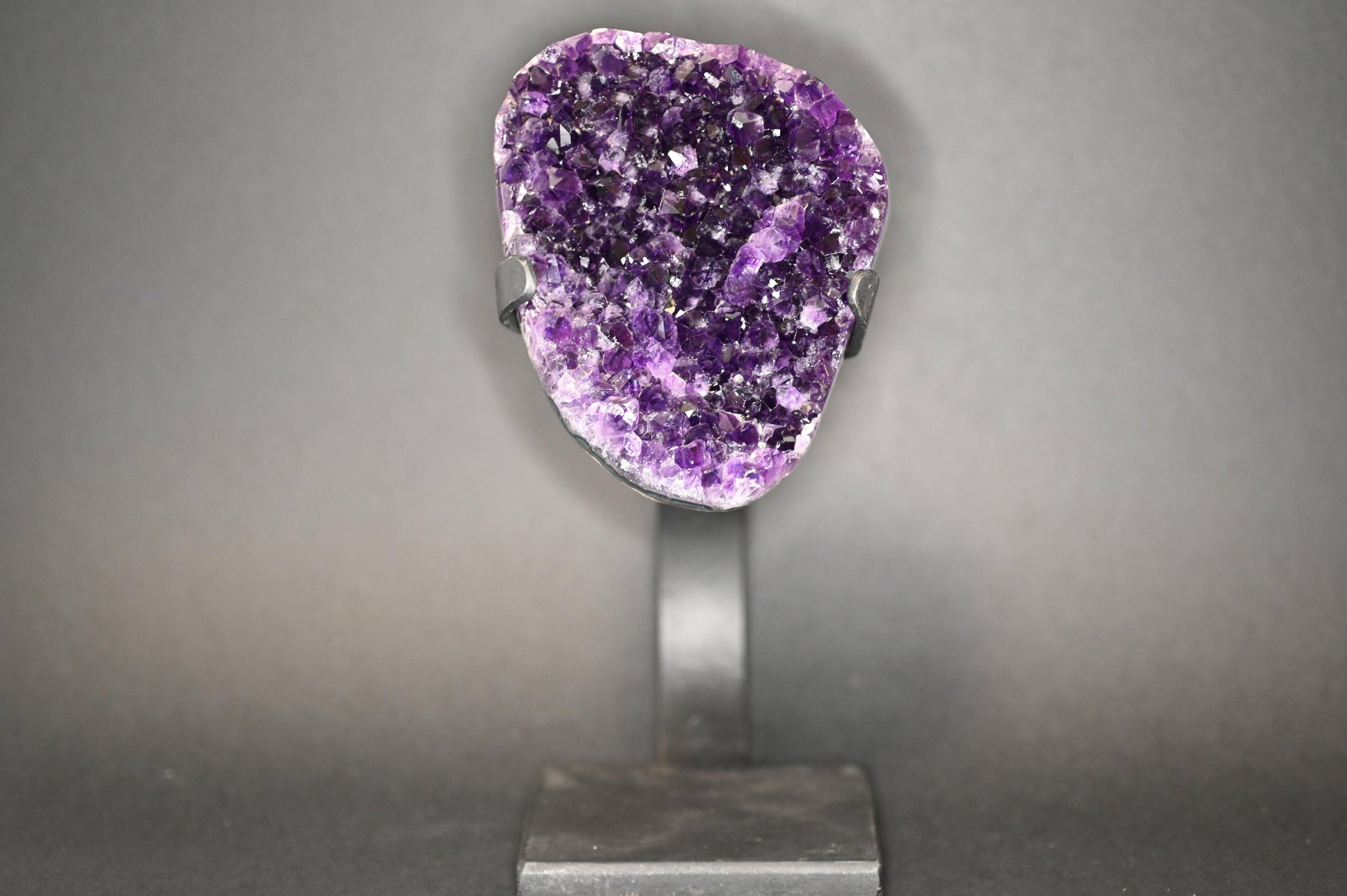 DRUSA DI AMETISTA SU STAND - Manucrystals