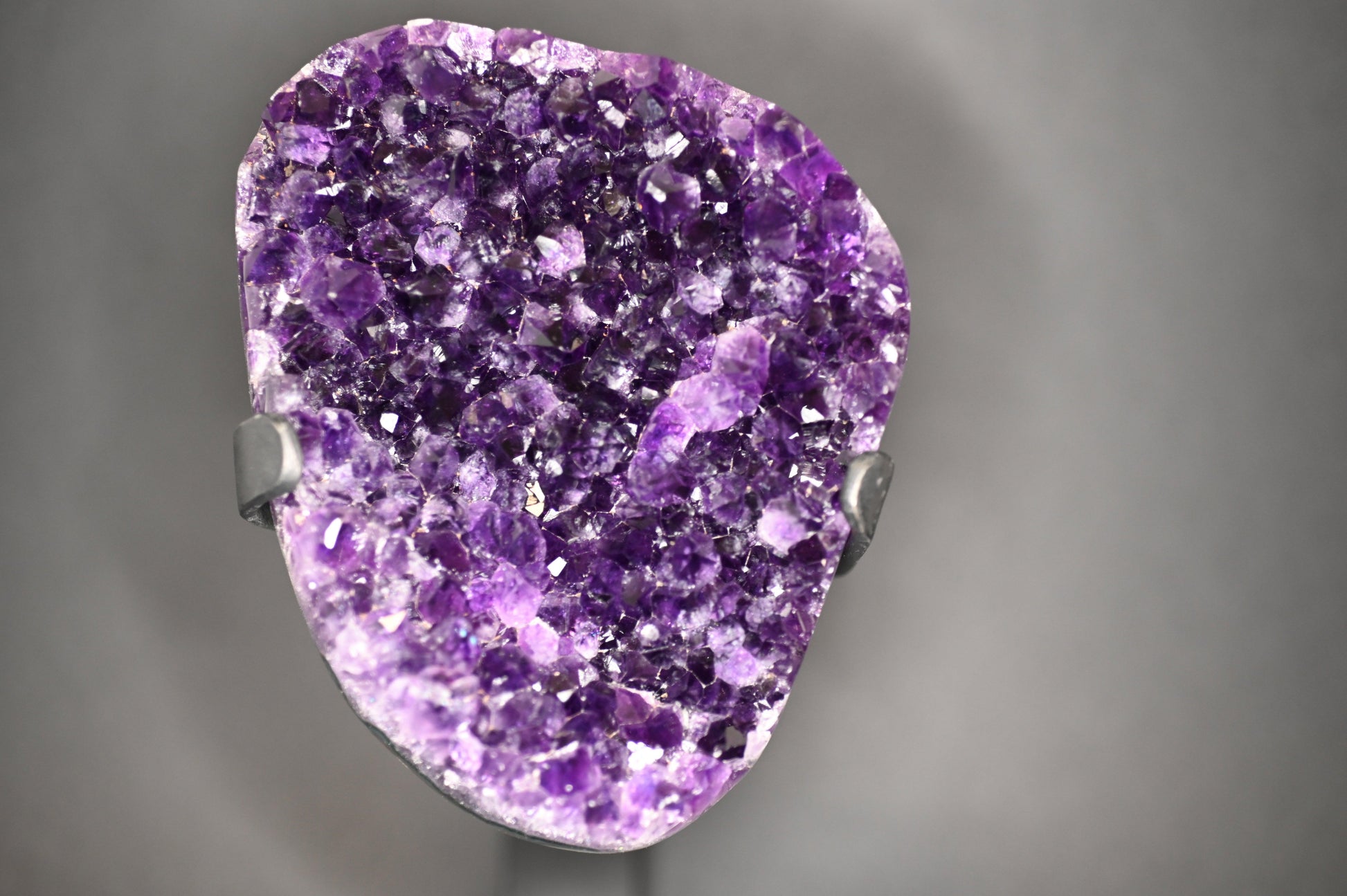 DRUSA DI AMETISTA SU STAND - Manucrystals