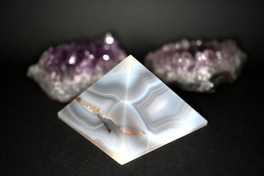 PIRAMIDE AGATA BASE 8CM - Manucrystals
