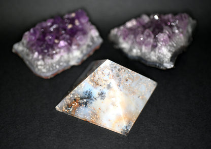 PIRAMIDE AGATA DENDRICA BASE 7 CM - Manucrystals