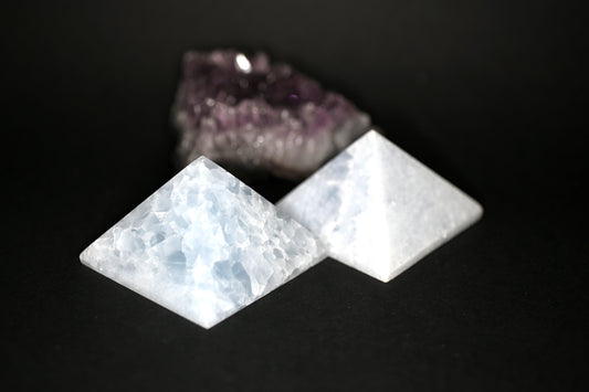 PIRAMIDE CALCITE AZZURRA 6X6 - Manucrystals
